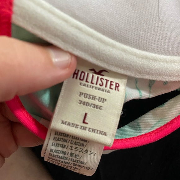 Hollister swim top - Picture 3 of 3